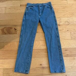 Rustler Straight-Leg Men's Denim Jeans in Medium Blue